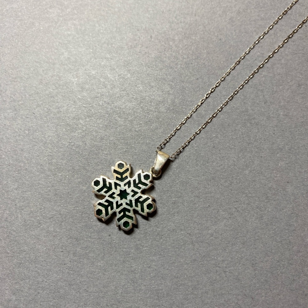 Vintage sterling silver black enamel snowflake necklace